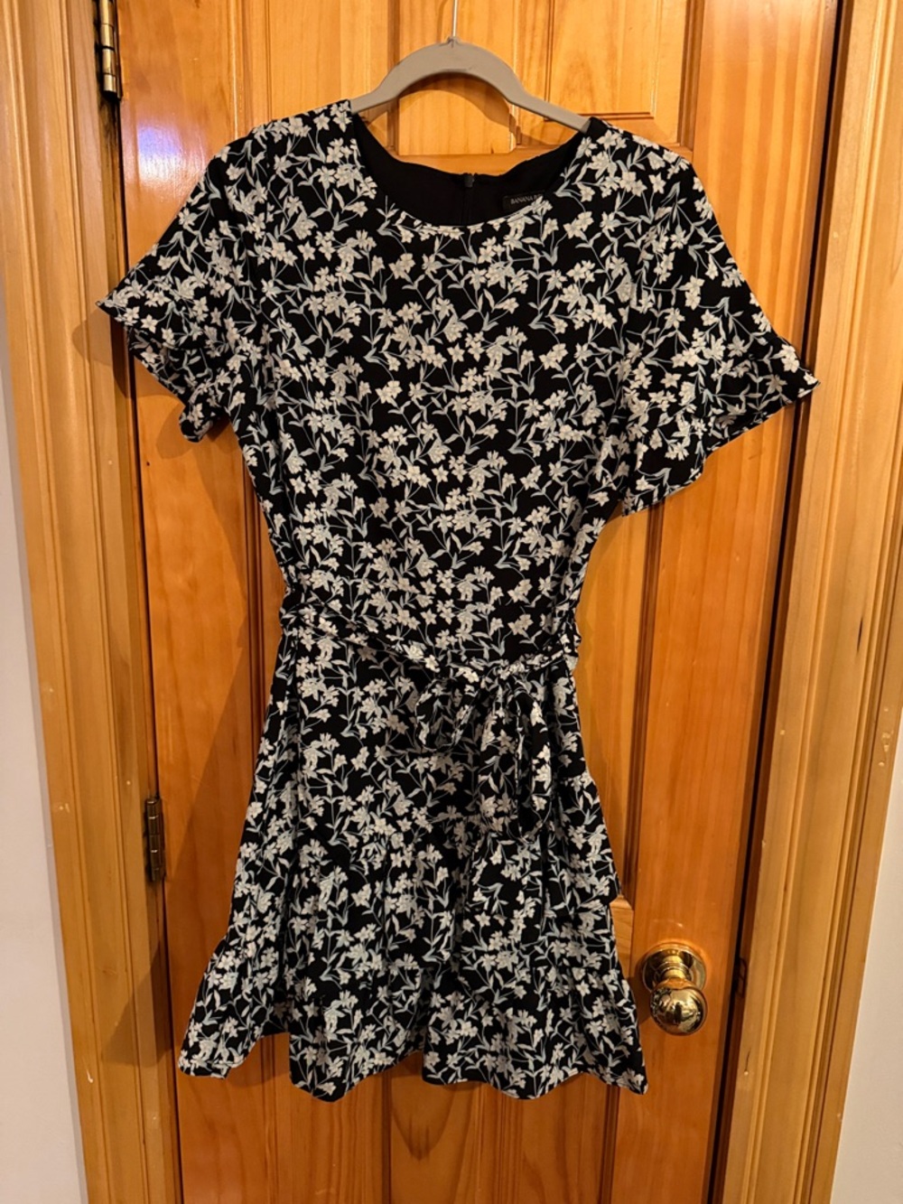 Banana Republic Black & White Floral Tie-Waist Mini Dress